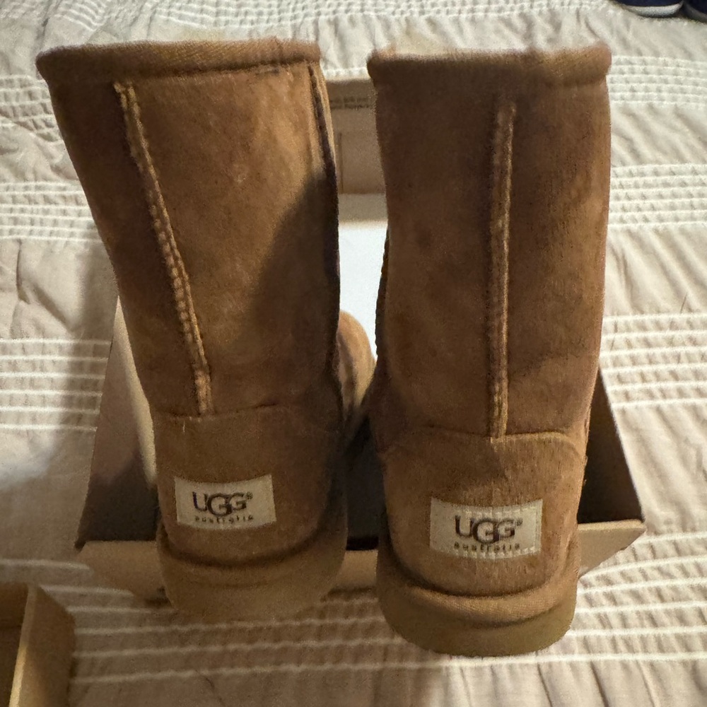 UGG Kids Classic Boot size 5